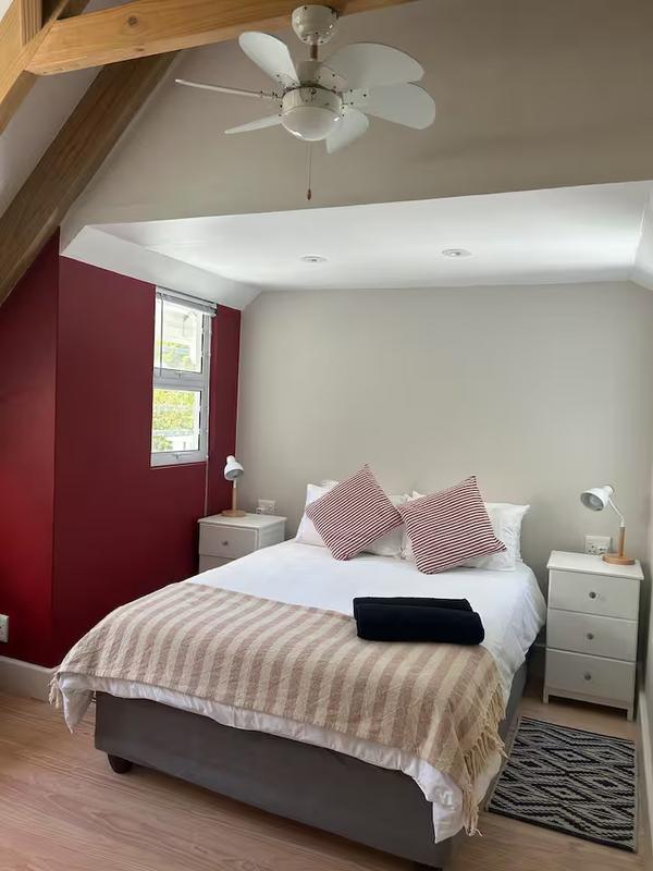 To Let 4 Bedroom Property for Rent in Keurbooms River Western Cape